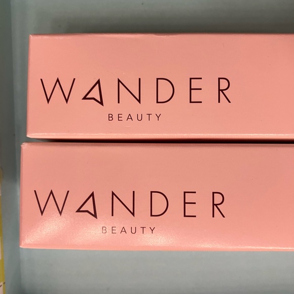 Two Wander Beauty Face Illuminating Oil cosmetics skincare NIB - Picture 3 of 16